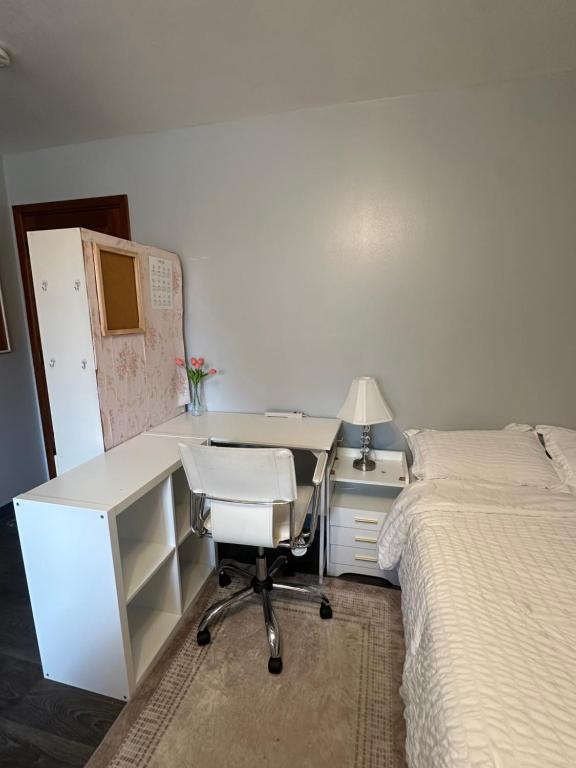 Full-size bed, A Touch Of Pink studio, Airport Heights Anchorage