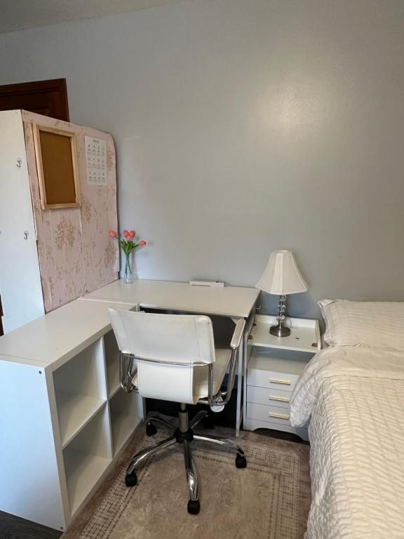 Full-size bed, A Touch Of Pink studio, Airport Heights Anchorage