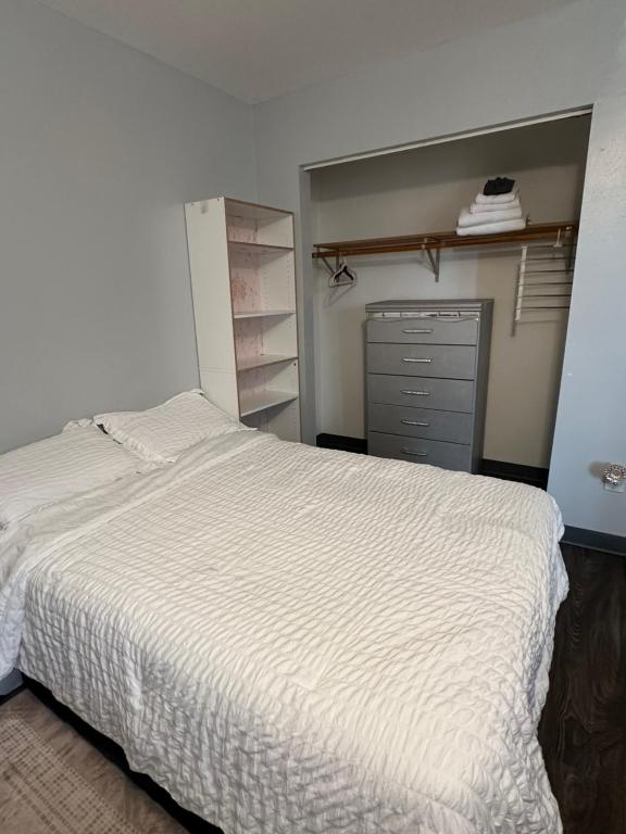 Full-size bed, A Touch Of Pink studio, Airport Heights Anchorage