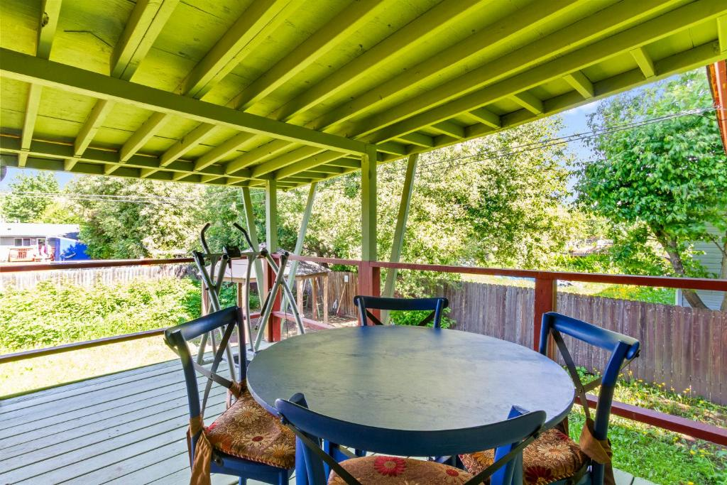 Entry table with sunset artwork, East 6th Avenue guest house