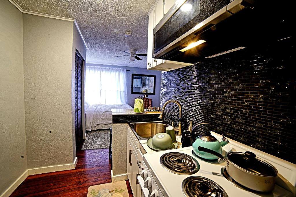 Kitchenette nook with bar stools, ShaligoHomes Queen Suite On 16th